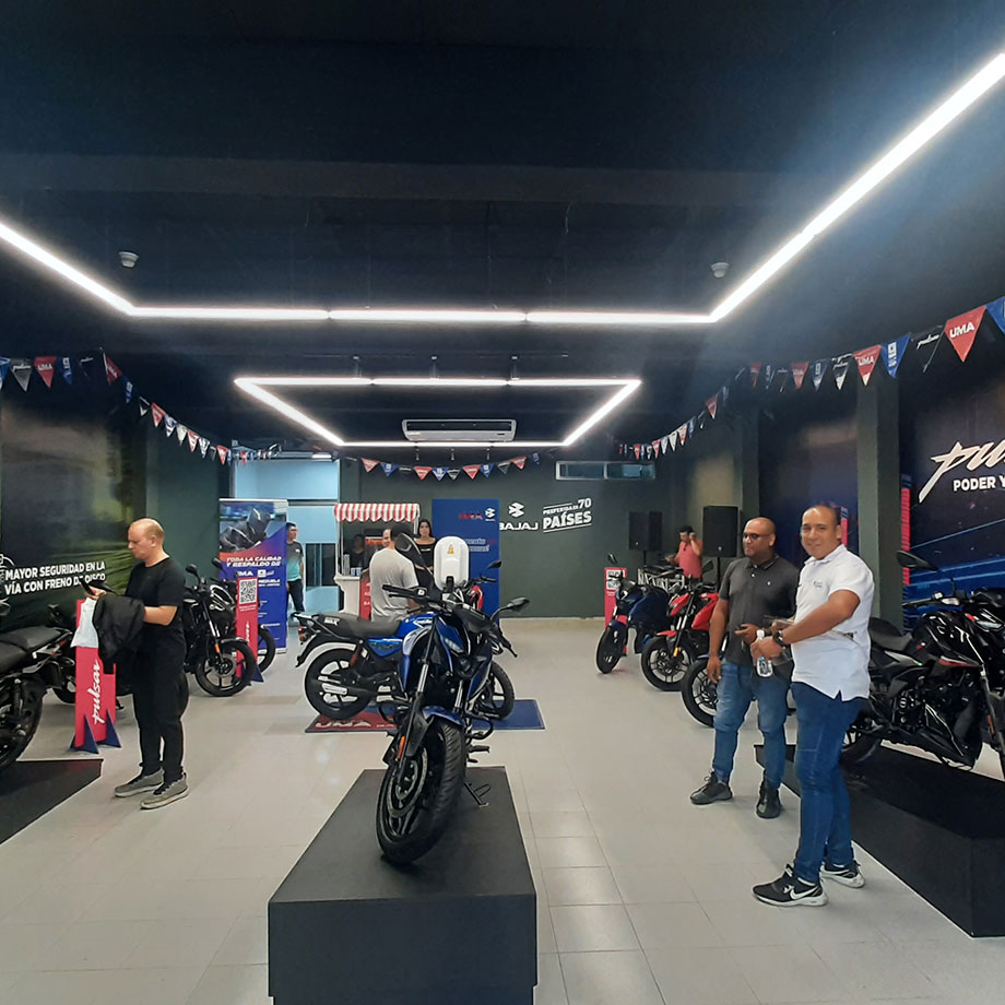 LANZAMIENTO MOTOS BAJAJ